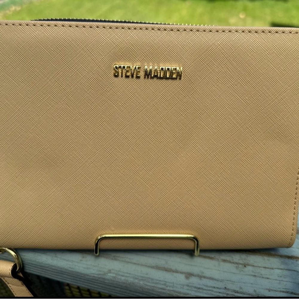 Steve Madden Tan Crossbody Bag